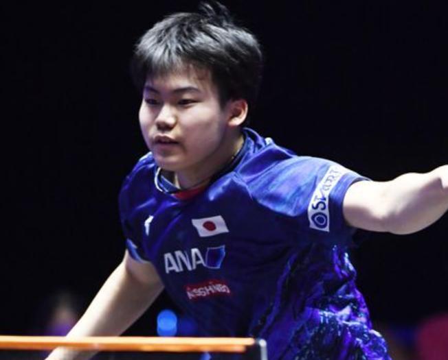 背靠背中两 背靠背中两